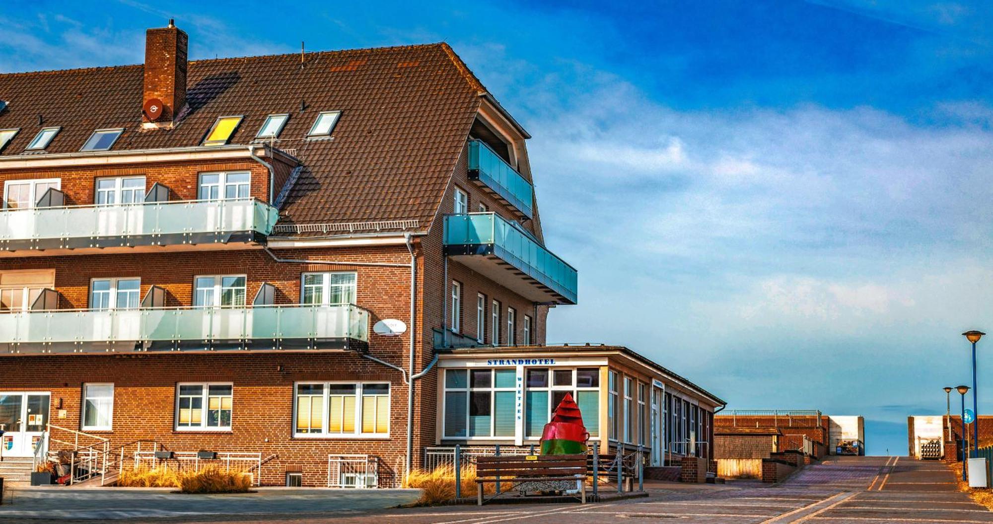 Strandhotel Wietjes Baltrum Exterior photo