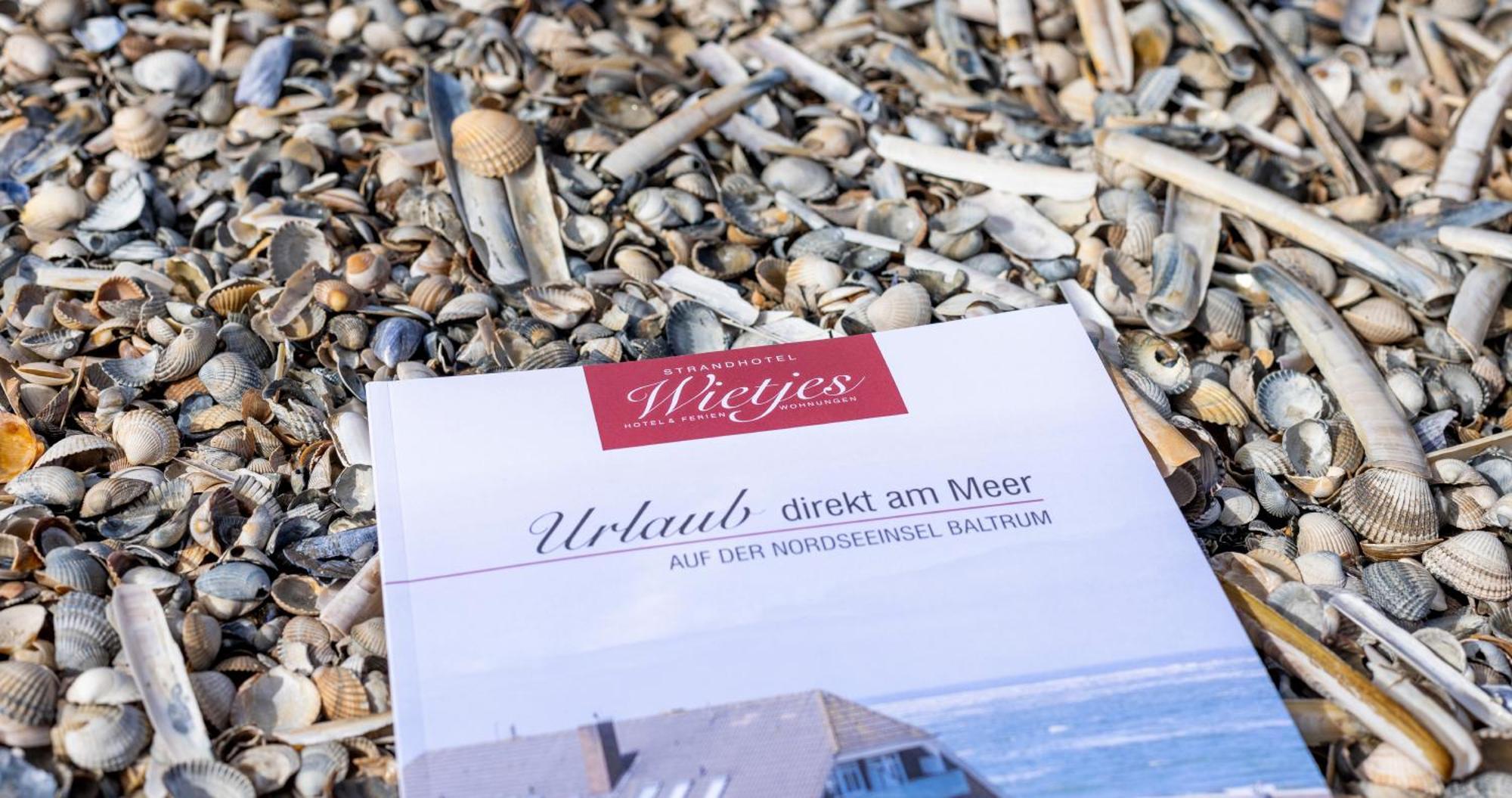 Strandhotel Wietjes Baltrum Exterior photo